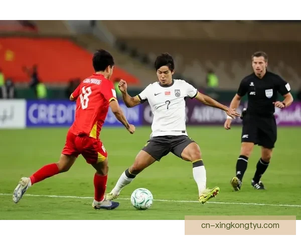 官方越南U23中卫伤退回国手术